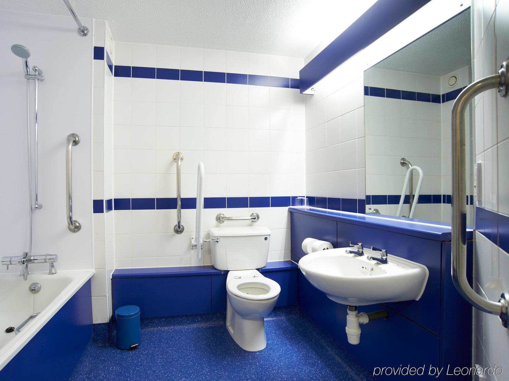 Travelodge London Covent Garden Exterior foto